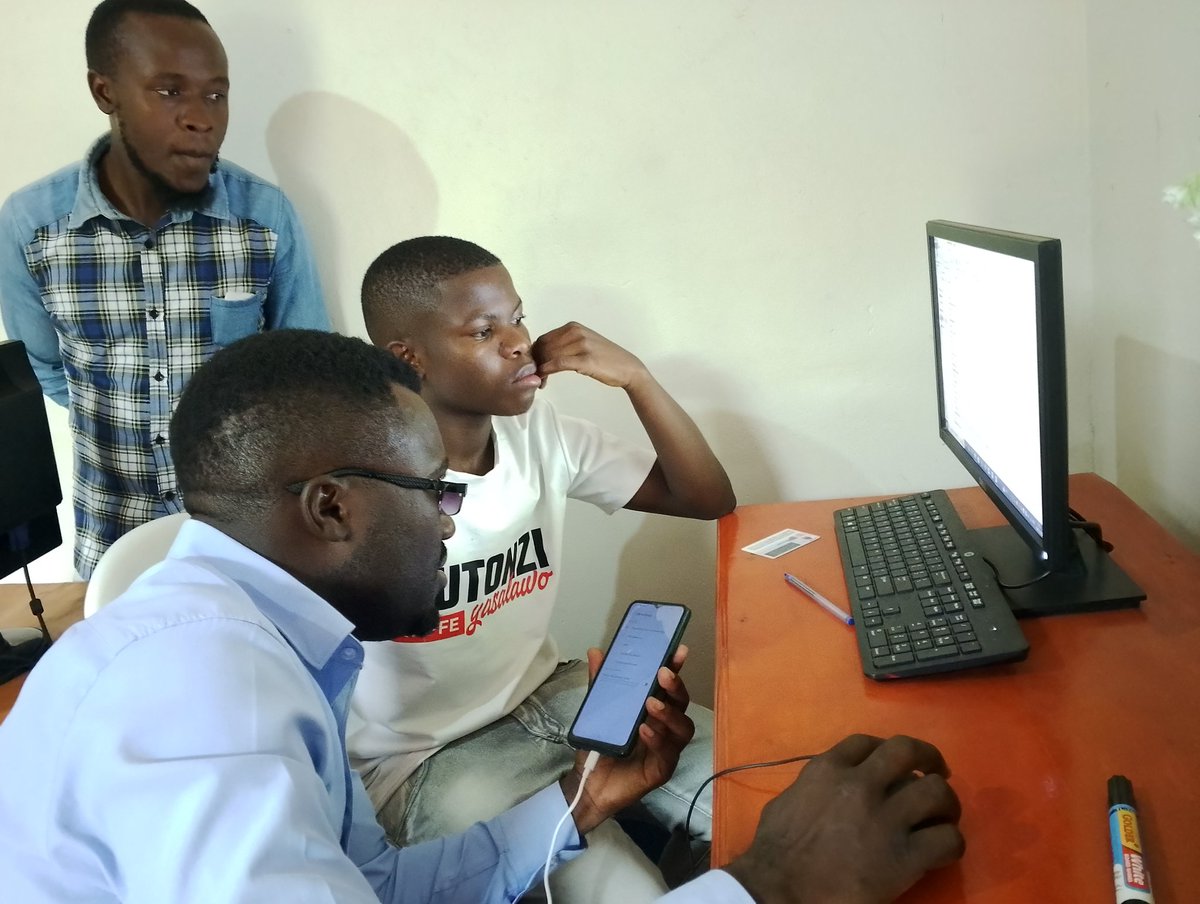 ChanceTsindika's tweet image. #UADSSK-Universal Access to Digital Skills & Services 4 KASESE is being accelerated by @CTsindika
The program aims at onboarding the Marginalized groups into the moving UG DIGITAL ACCELERATION PROJECT.
-Rural ICT Centers
-Digital Skilling
-Free Internet
-Online services support