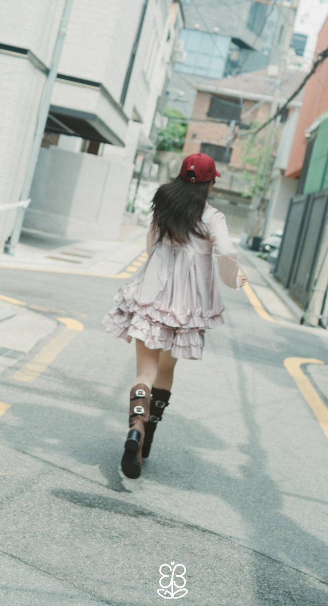 bird4peb's tweet image. Hehehe where are you running to???
#ParkEunBin #박은빈
#朴恩斌 #パクウンビン