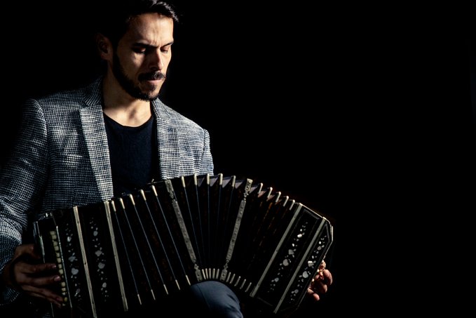 CSantiagoAragon's tweet image. ⭐️ 8 AGOSTO | CASTIELLO DE JACA
22:30 h | Iglesia
🌿 CLAUDIO CONSTANTINI Bandoneón
BACH
🎻 Descarga de invitaciones desde la web oficial festivalcaminosantiago.bticket.es
