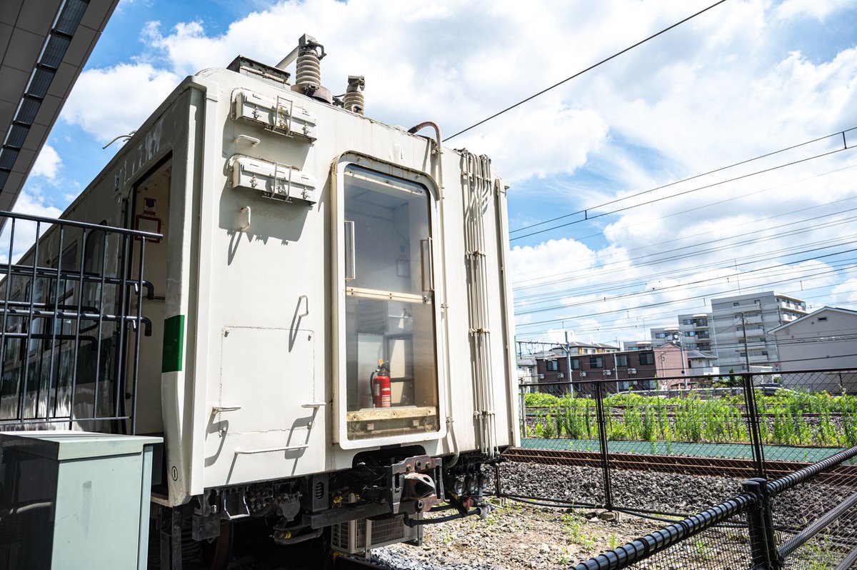 taka_cmr's tweet image. 工具箱みたいな車体と純白のランチトレインと。