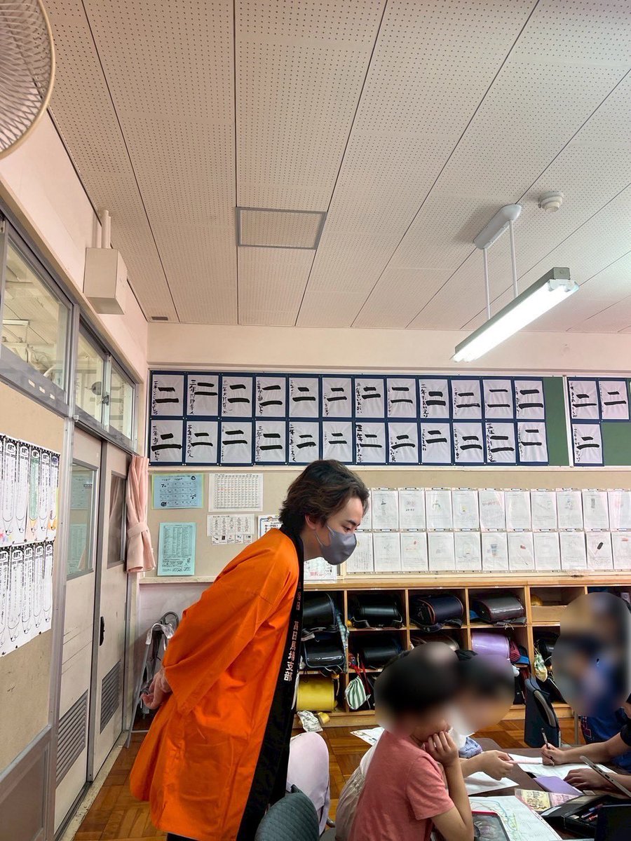 atom_c_wt's tweet image. 【活動報告】
7月4日（金）に戸塚第二小学校で出張授業を行いました！当日はアトム通貨についてや高田馬場のつながりについてスライドや地域の方のインタビュー動画を用いて説明しました！
たくさんの子どもたちがもっとアトム通貨について知ってもらえたら幸いです☺️
#地域通貨 #アトム通貨