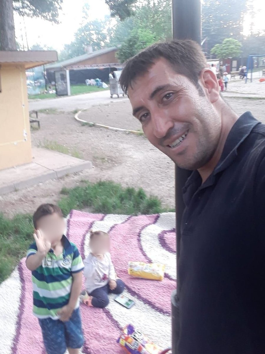 Eskişehir'deki yangında şehit olan orman işçisi Eyüp Dereli'nin eski mesajları ortaya çıktı:

"Maaşımızı bu ay zamlı alabilecek miyiz?"