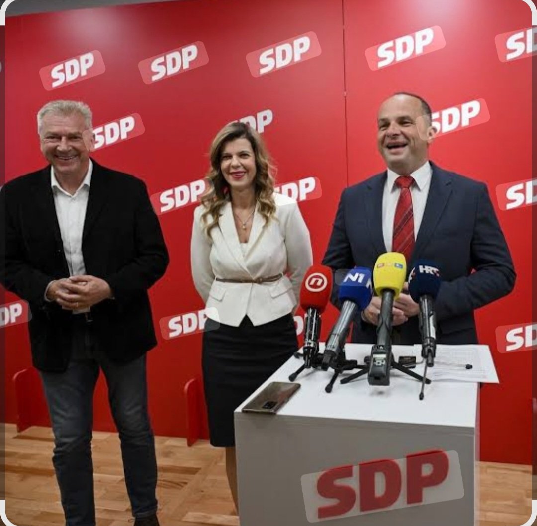 lazkrozlaz's tweet image. SDP je uspio postati ruralna stranka i trenutno imaju potpunu vlast u gradu Supetru. Oni više neznaju da li su stranka ili skup lokalnih pojedinaca vrijednosno-ideoloških neokomunistističkih i jugounitarističkih sličnosti. No, glasačko tijelo im je izumrlo.