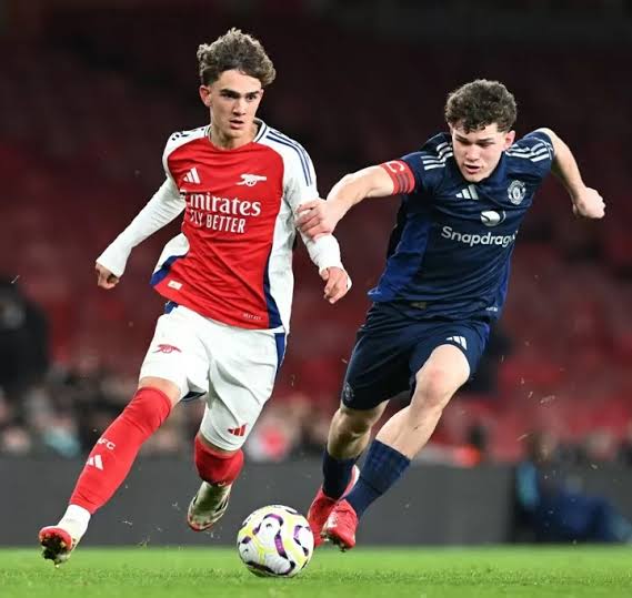 Max Dowman: Arsenal’s 15-Year-Old Sensation Makes Senior Debut

Arsenal's academy continues to shine with 15-year-old Max Dowman impressing in his senior debut during a 3-1 pre-season win over AC Milan in Singapore.

#freedomsquarenews #Arsenal #MaxDowman #FootballTalents
