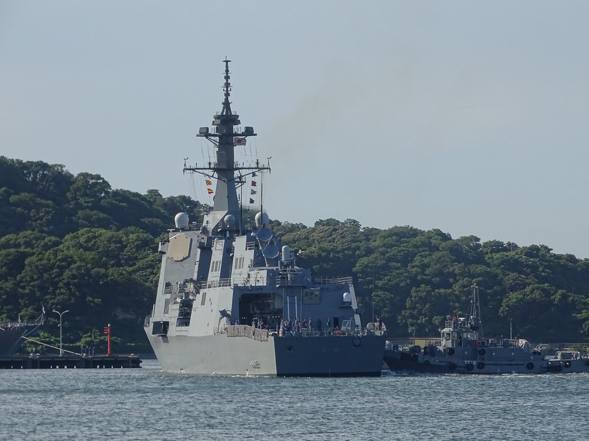 午後に出港した、護衛艦「まや（JS Maya, DDG-179）」、メンデス・ヌニェスの乗員を乗せて体験航海、完了して再び吉倉1に接岸しました。😍