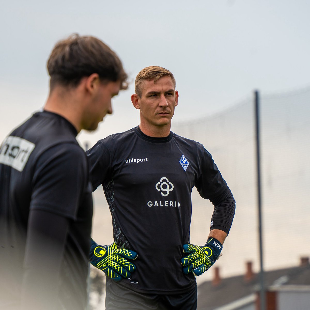 In dieser Woche haben wir ein bekanntes Gesicht als Trainingsgast am Alsenweg. Der gebürtige Mannheimer Kevin Broll nimmt seit heute Morgen am Trainingsbetrieb des SV Waldhof teil. 🔵⚫️