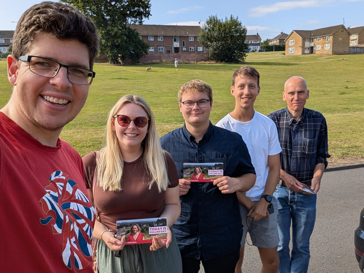 Huw Thomas (@huwthomas_wales) on Twitter photo And so it begins!
Polls open in Llanrumney until 10pm.
You don't need ID, or your polling card. Just give your name and address.
16 year olds+ can vote, as can EU citizens.
Please support fantastic local <a href="/WelshLabour/">Welsh Labour</a> candidate Lexi Pocknell And so it begins!
Polls open in Llanrumney until 10pm.
You don't need ID, or your polling card. Just give your name and address.
16 year olds+ can vote, as can EU citizens.
Please support fantastic local <a href="/WelshLabour/">Welsh Labour</a> candidate Lexi Pocknell