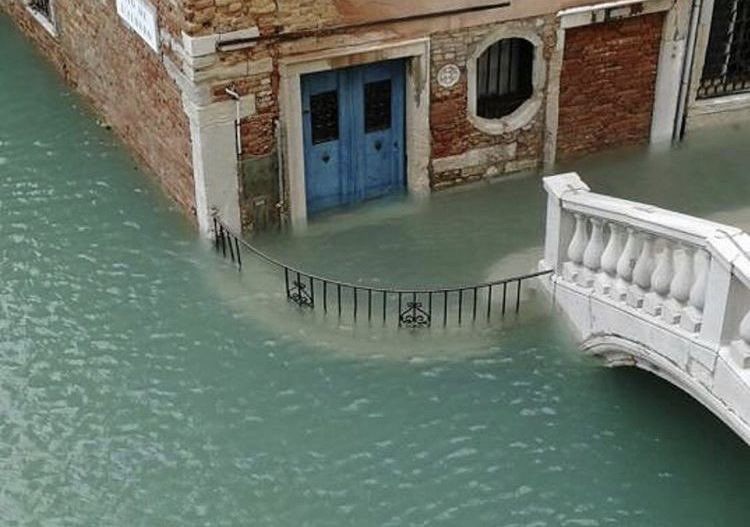 lagatta4739 (@lagatta4739) on Twitter photo <a href="/teatrolafenice/">Teatro La Fenice</a> #Buongiorno 🍃🌷☀️
<a href="/teatrolafenice/">Teatro La Fenice</a>💕🎶
L’uomo ha sempre sacrificato la verità alla sua vanità, comodità e vantaggio. Vive … per finzioni.
W. Somerset Maugham🖌️
#DireLaVerità #SalaLettura
<a href="/SalaLettura/">©️ Il Caffè Letterario</a>
Venezia☀️Acque Alte… <a href="/teatrolafenice/">Teatro La Fenice</a> #Buongiorno 🍃🌷☀️
<a href="/teatrolafenice/">Teatro La Fenice</a>💕🎶
L’uomo ha sempre sacrificato la verità alla sua vanità, comodità e vantaggio. Vive … per finzioni.
W. Somerset Maugham🖌️
#DireLaVerità #SalaLettura
<a href="/SalaLettura/">©️ Il Caffè Letterario</a>
Venezia☀️Acque Alte…