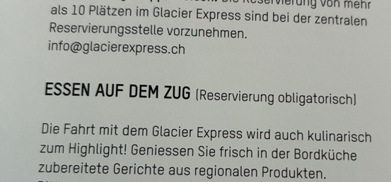 VariantenGra's tweet image. Auf der Straße oder in der Straße? Auf der Tagung oder an der Tagung? Auf dem Bauernhof oder am Bauernhof? Auch Präpositionen können variieren und nicht immer ist damit eine Bedeutungsveränderung verbunden. So ist auf dem Zug gleichbedeutend mit "im Zug". mediawiki.ids-mannheim.de/VarGra/index.p…