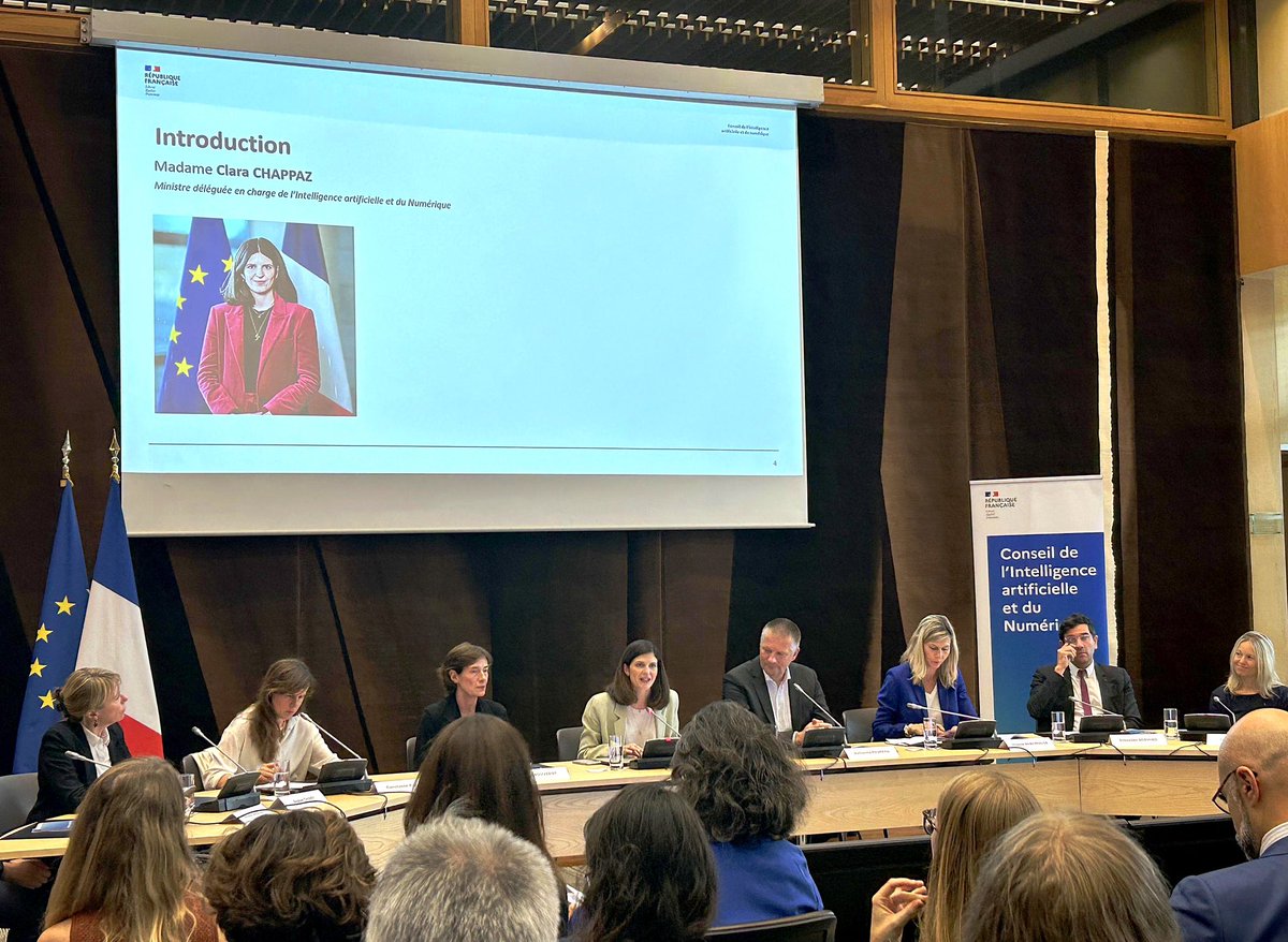 FranceUniv's tweet image. France Universités était présente au @Economie_Gouv pour le lancement du Conseil de l’Intelligence Artificielle et du Numérique (CIAN) par la ministre @ClaraChappaz
💡Par la recherche fondamentale, le transfert de technologies, en passant par les formations de haut niveau, les…