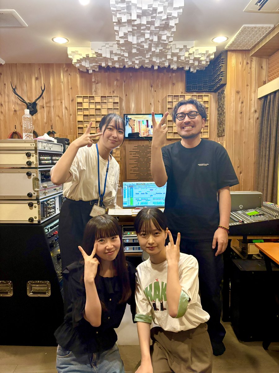 神谷春花 (@poon_867) on Twitter photo 昨日は歌とバイオリン録りの日でした!
ViBViBのお2人、大畠さんありがとうございました!😆
<a href="/vibvib_futari/">VÏBVÏB(ビブビブ)</a>
@vibvib_konoka
@vibvib_ayane
#ViBViB
#VocalRecording
#ViolinRecording
#PoonRec
#HappinessStudio 昨日は歌とバイオリン録りの日でした!
ViBViBのお2人、大畠さんありがとうございました!😆
<a href="/vibvib_futari/">VÏBVÏB(ビブビブ)</a>
@vibvib_konoka
@vibvib_ayane
#ViBViB
#VocalRecording
#ViolinRecording
#PoonRec
#HappinessStudio
