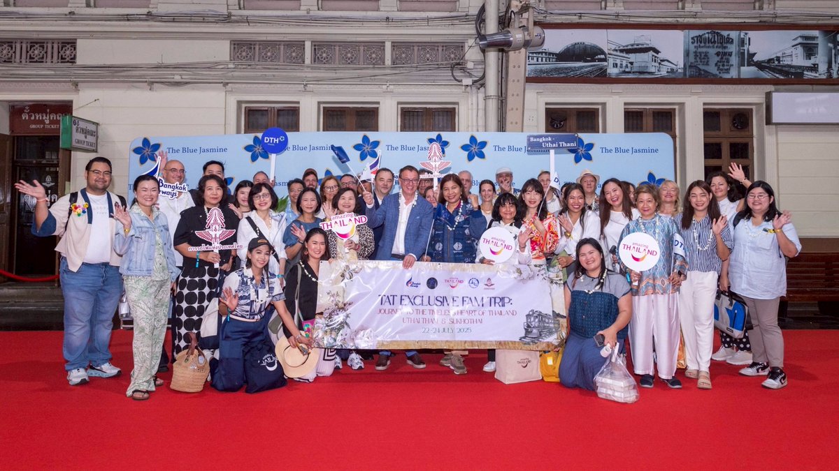 Tatnews_Org's tweet image. 🚂🌸 Coming this November—Blue Jasmine, Thailand’s luxury rail journey! Culture, cuisine & comfort on scenic tracks. 🇹🇭✨
👉 tatnews.org/2025/07/tat-pr…
#Thailand #TATNews #ThaiTravelNews #BlueJasmine #LuxuryRail #RailTourism #AmazingThailand #LuxuryTravel