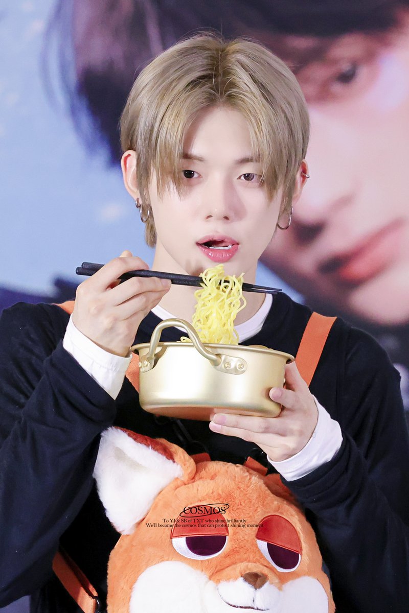 cosmos_913's tweet image. [HQ] 250723 호오 🍜

#YEONJUN #연준 #ヨンジュン 
#투모로우바이투게더 #TXT
