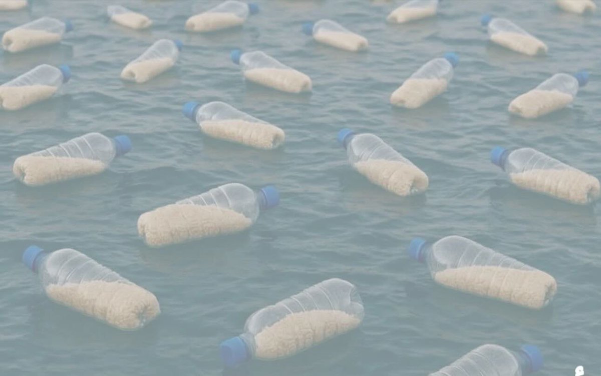 ranasukkarieh's tweet image. People in Egypt, Tunisia, & Libya are filling bottles with rice & grains, throwing them into the sea, hoping they will reach #Gaza. Water circulation in #Mediterranean moves in a counterclockwise direction, with a flow from east to west along the southern part of the basin.