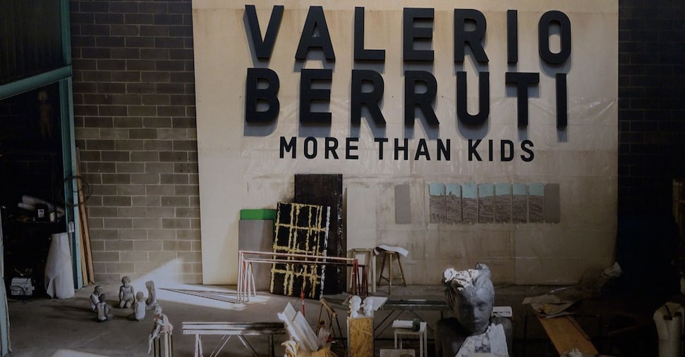 Valerio Berruti: i suoi bambini incantano Milano dlvr.it/TM56LD