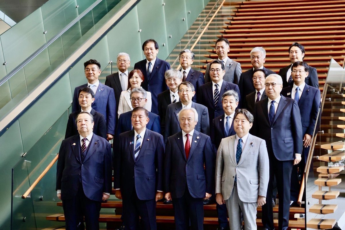 FurukawaNaoki's tweet image. 全国都道府県議会議長との懇談会に出席しました。
全国から44道府県の議長・副議長が一堂に会し、地方創生や財政の課題について意見を交わしました。
人口減少や少子高齢化が進む中、地方の持つ力を引き出し、地域が主役となる政策を進めてまいります。