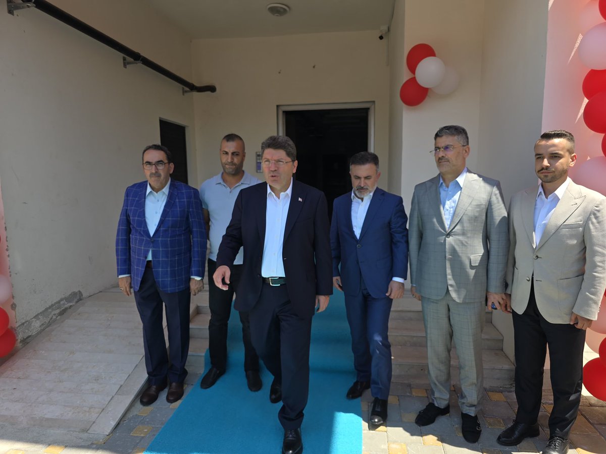 📍#Adana

Adalet Bakanımız Sayın Yılmaz Tunç ile Adana Adliyesi Yeni Lojmanları’nı ziyaret ettik.

Adaletin yükünü omuzlayan yargı mensuplarımızın daha iyi şartlarda görev yapabilmesi için atılan her adımı kıymetli ve anlamlı buluyoruz.

Modern yapısı, konforlu yaşam alanları ve
