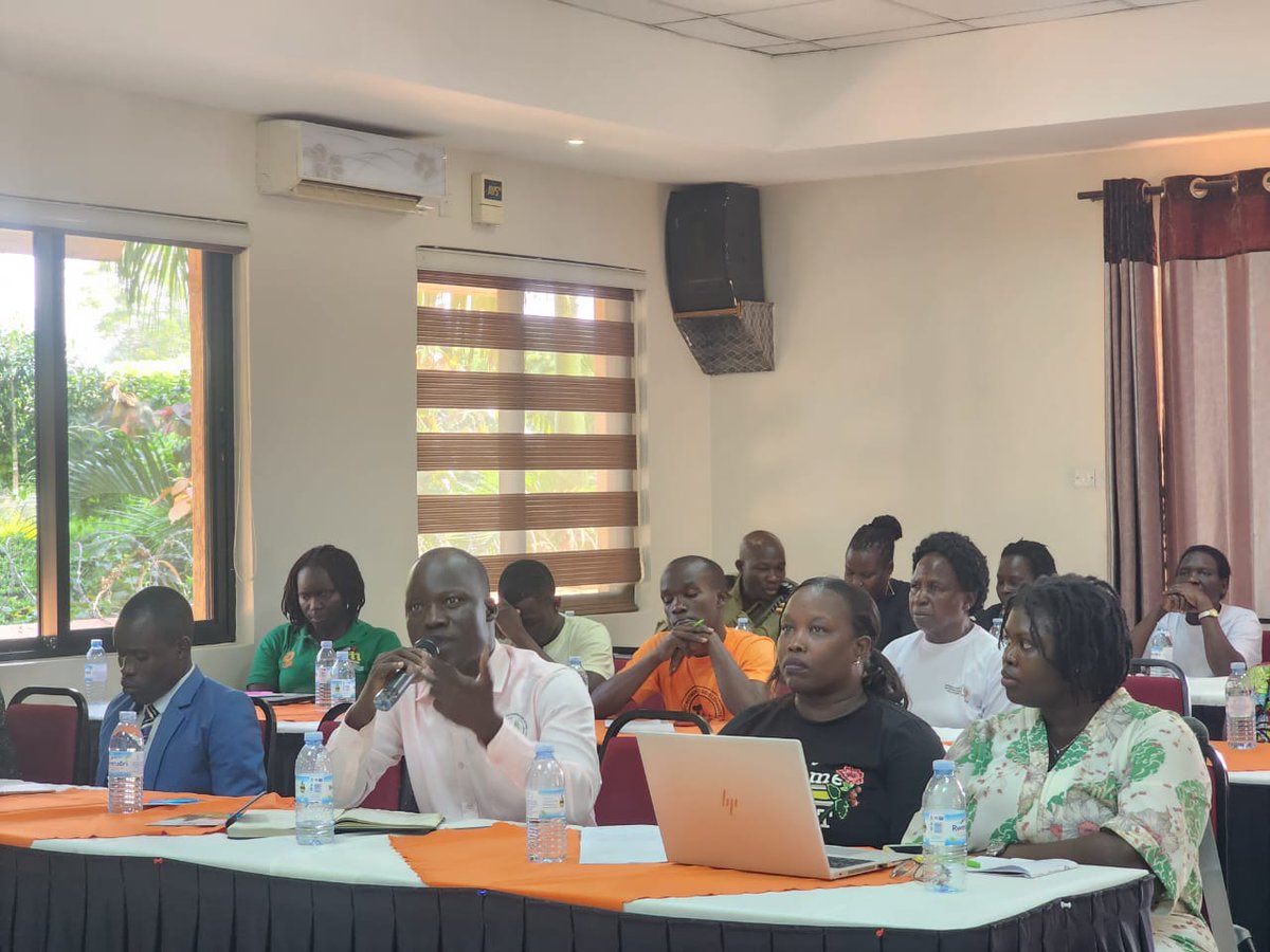 CEFTRAWESTNILE's tweet image. Femicide is a global issues rooted in inequality and patriarchal society. We joined 
@Sihanet
 as Uganda team to Arise awareness and find local sustainable solutions to combat it . Lets End violence against women and girls. #ItsNotYourFault
