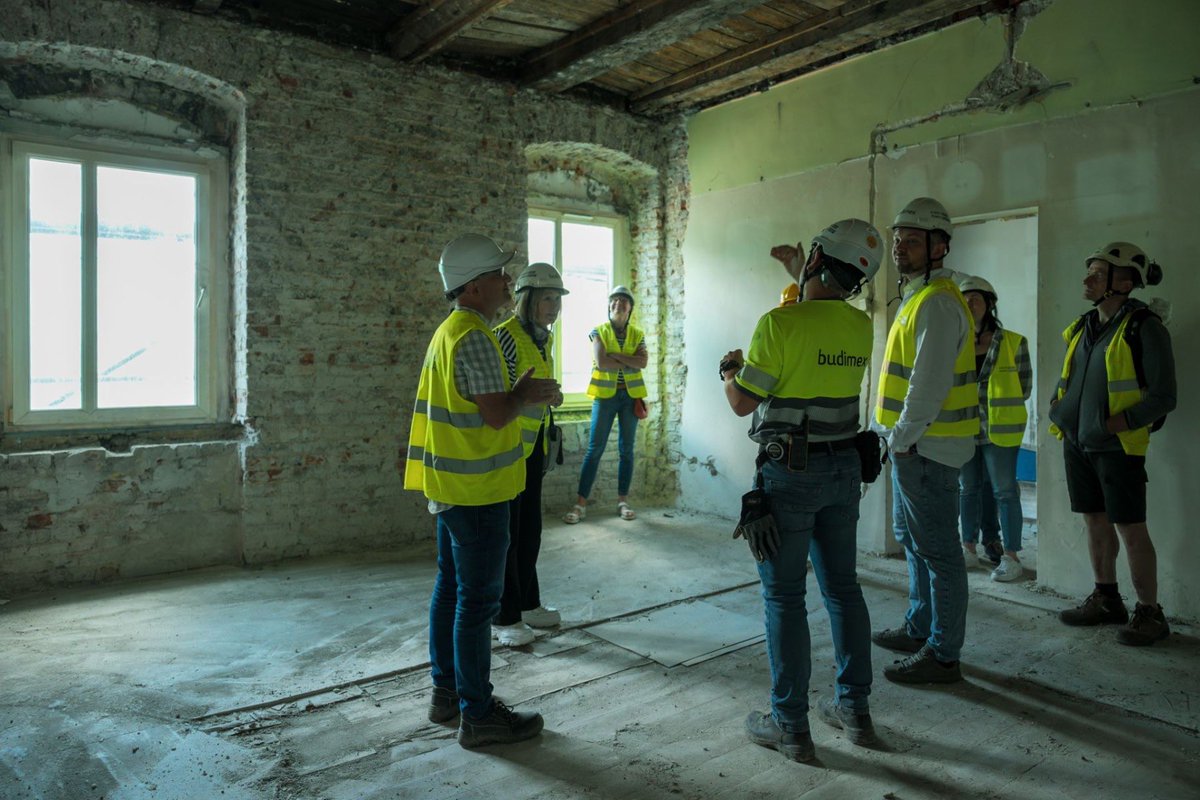 WKATOWICACH.eu (@wkatowicach_eu) on Twitter photo Na budowie przyszłego Centrum Himalaizmu im. Jerzego Kukuczki praca wre. Trwają intensywne roboty budowlane w dwóch lokalizacjach, które już niebawem staną się częścią nowoczesnej przestrzeni poświęconej polskiemu himalaizmowi.
<a href="/miasto_katowice/">Miasto Katowice</a>
📸 Katowickie Inwestycje Na budowie przyszłego Centrum Himalaizmu im. Jerzego Kukuczki praca wre. Trwają intensywne roboty budowlane w dwóch lokalizacjach, które już niebawem staną się częścią nowoczesnej przestrzeni poświęconej polskiemu himalaizmowi.
<a href="/miasto_katowice/">Miasto Katowice</a>
📸 Katowickie Inwestycje
