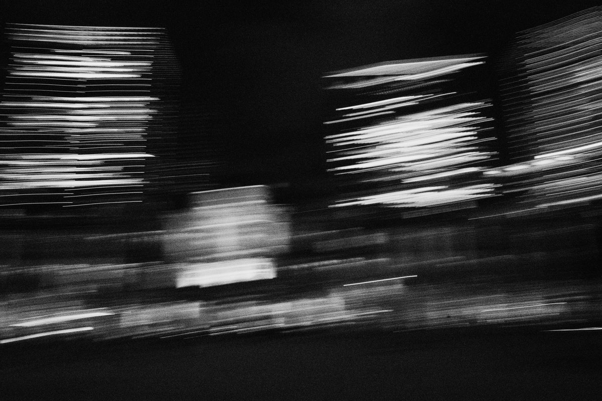 kazu_feelsgood's tweet photo. あなたの輝きにいつも眩暈がする。
#monochrome #photographer #photosnap #tokyo #tokyostation #写真好きな人と繋がりたい #被写体募集 https://t.co/seKKzHZTtl