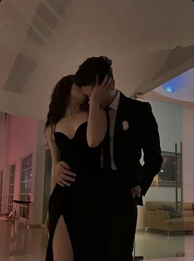 neopriestess's tweet image. leo season feels grounded and intimate. this is when we meet passionate soulmates who make us remember our childhood dreams and inspire us to relive what made us feel so real and happier. and when you embrace what you love fully, abundance will manifest in your life tenfolds. ๐น