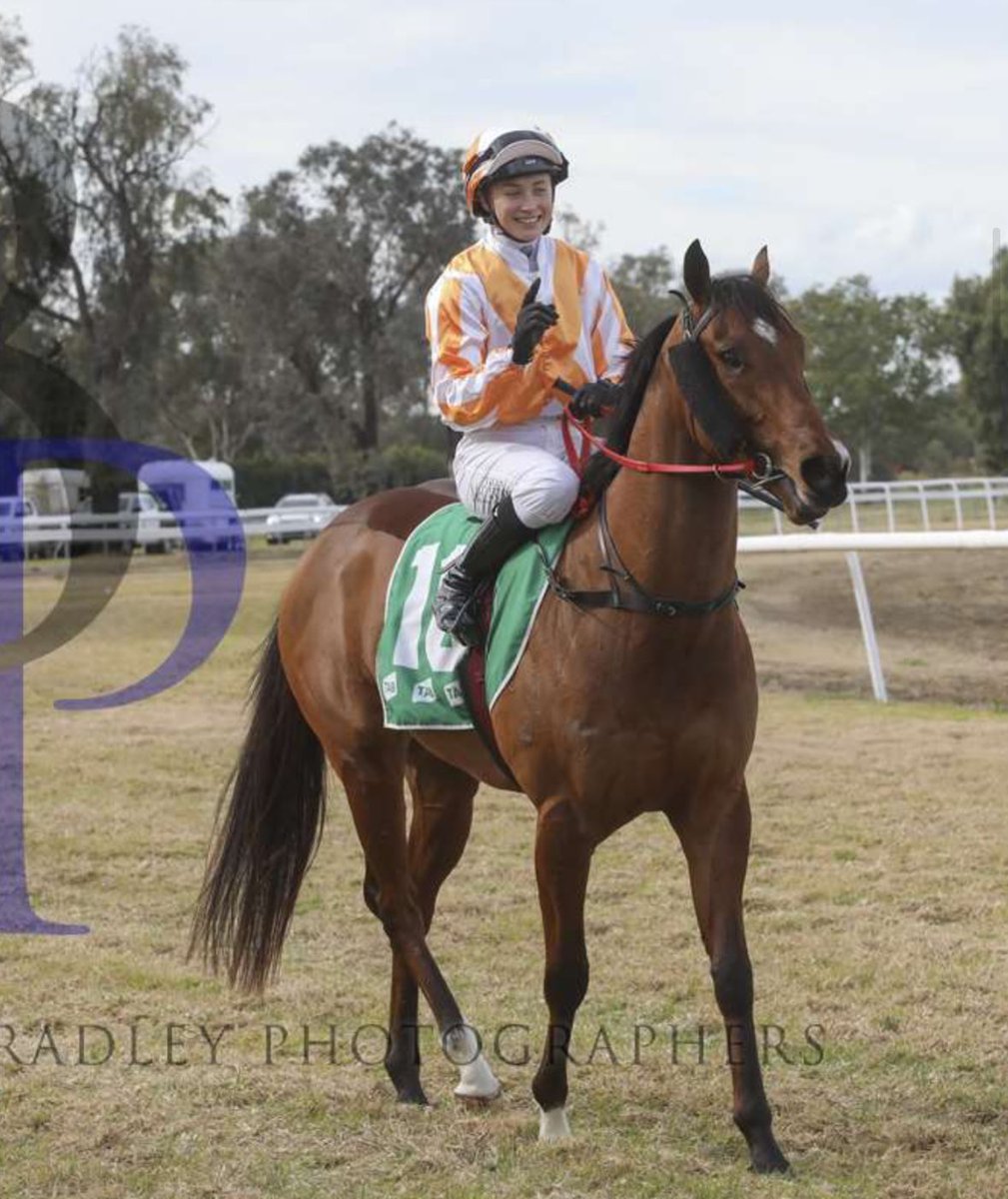 IT STAYS IN VEGAS 🥇

Thank you <a href="/singletonracing/">Singleton Racing</a> and connections for the ride 🧡🤍