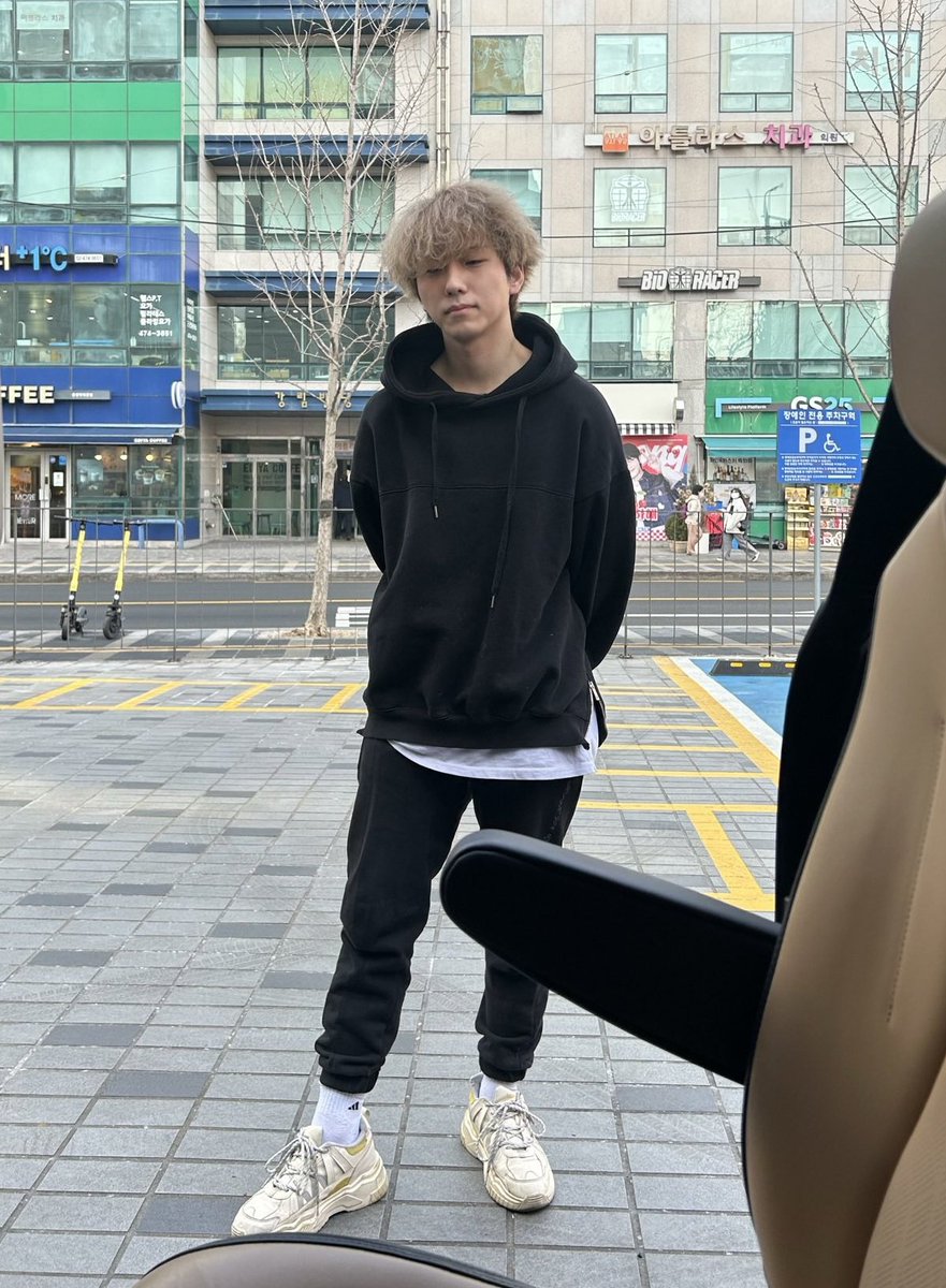 this genre of goo gunil.... SO ADORABLE 🥹