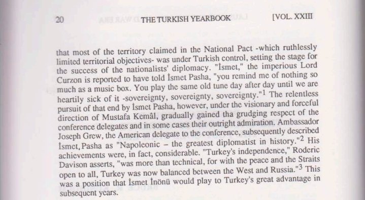 tokuztuglug's tweet image. İsmet Paşa'nın tutumu Lozan Konferansı'nda Lord Curzon gibilerini kızdırırken bazı delegelerin de saygısını ve hayranlığını kazanmıştır. Amerikan delegesi büyükelçi Joseph Grew, İnönü'yü «Napolyonvari - tarihin en büyük diplomatı» olarak nitelendirmiştir.