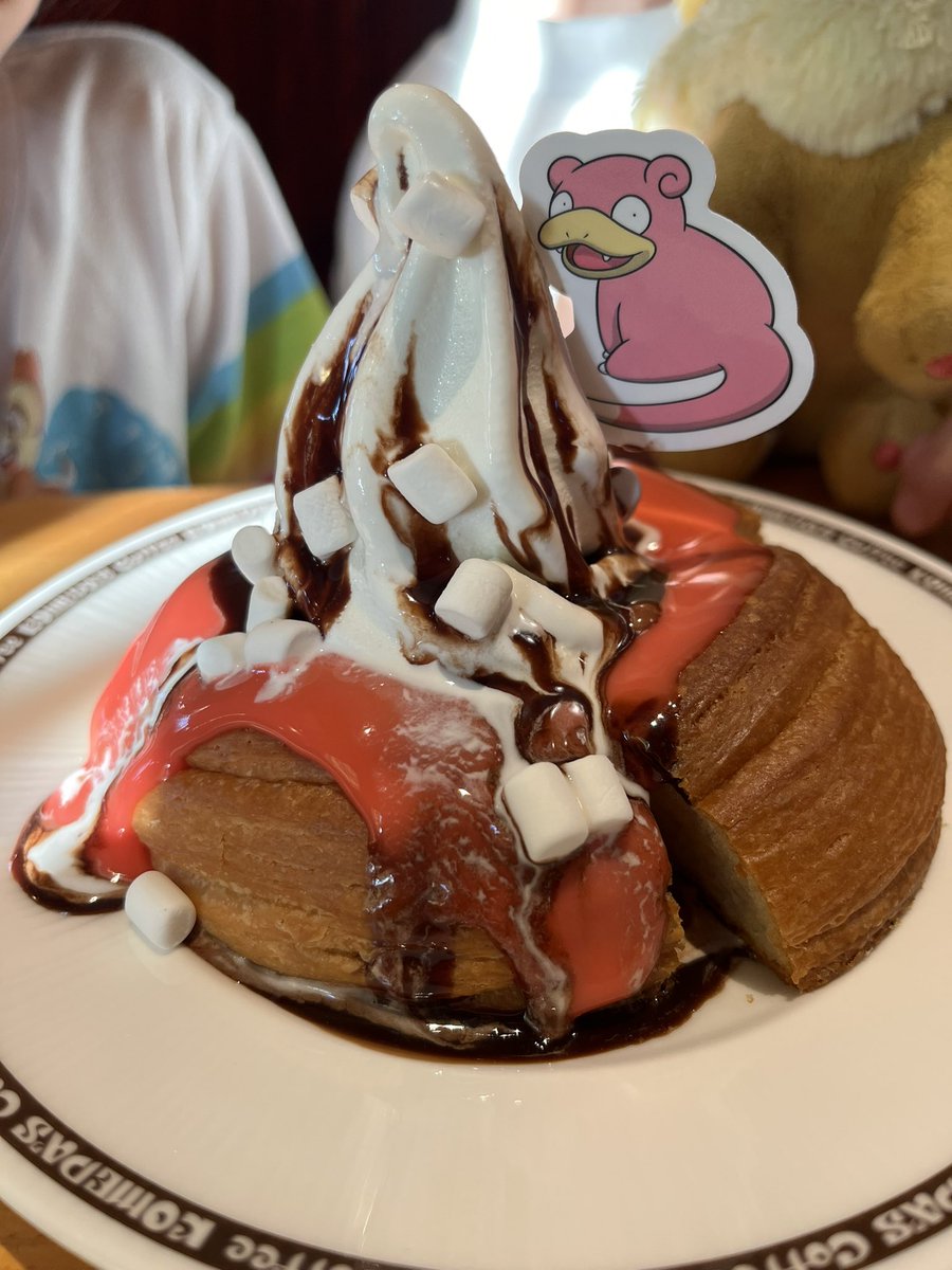 dreamagic39's tweet image. 上の子がスイミングのテスト合格したので、お祝いでコメダのポケモンコラボ食べに来た
可愛くて美味しい😋
カビゴンのカツパンが個人的ヒット💯