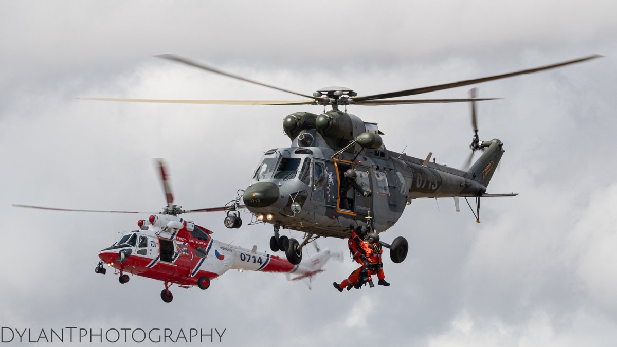 dylanA350's tweet image. Double @airtattoo trouble.