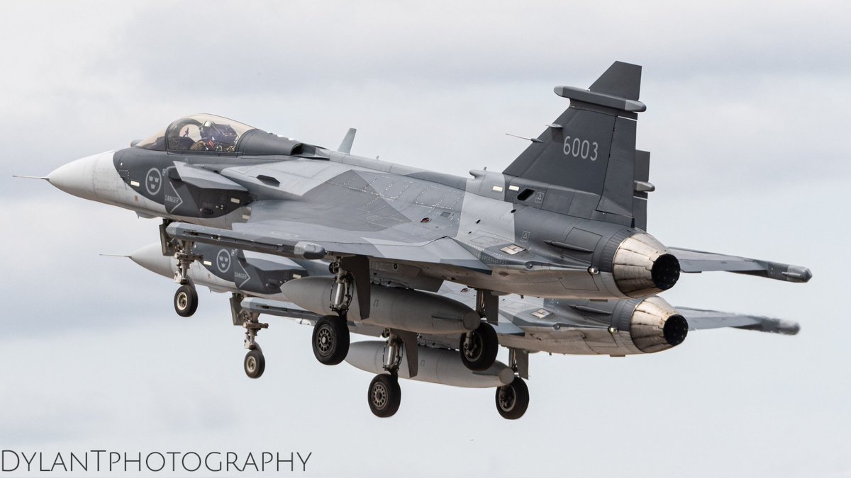 dylanA350's tweet image. Double @airtattoo trouble.