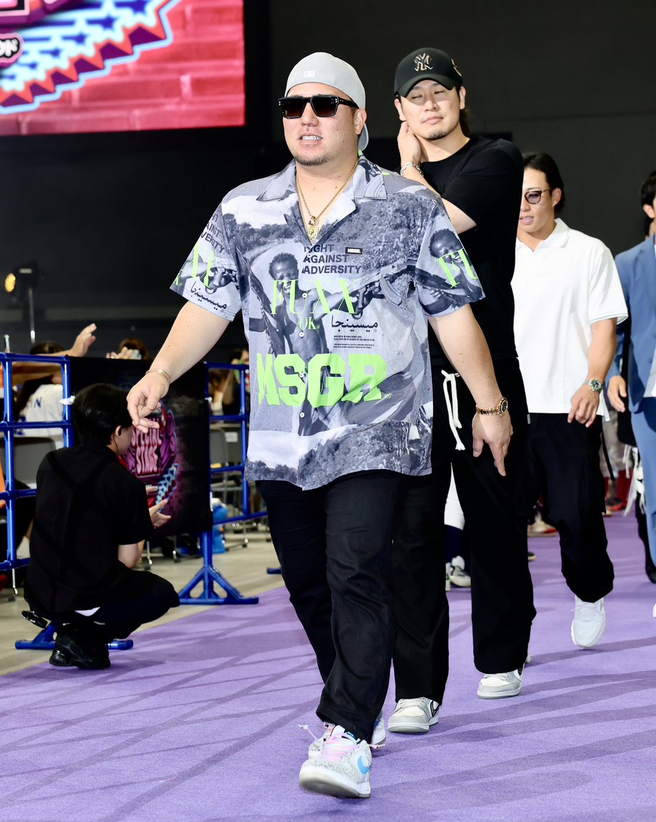 Sponichi_Photo's tweet image. カーペットショーに私服で登場する選手たち①(撮影・光山　貴大@takahiroKOHYAMA ) #山川穂高 #福岡ソフトバンクホークス #レイエス #日本ハムファイターズ #渡部聖弥 #西武ライオンズ #牧秀悟 #横浜DeNAベイスターズ
