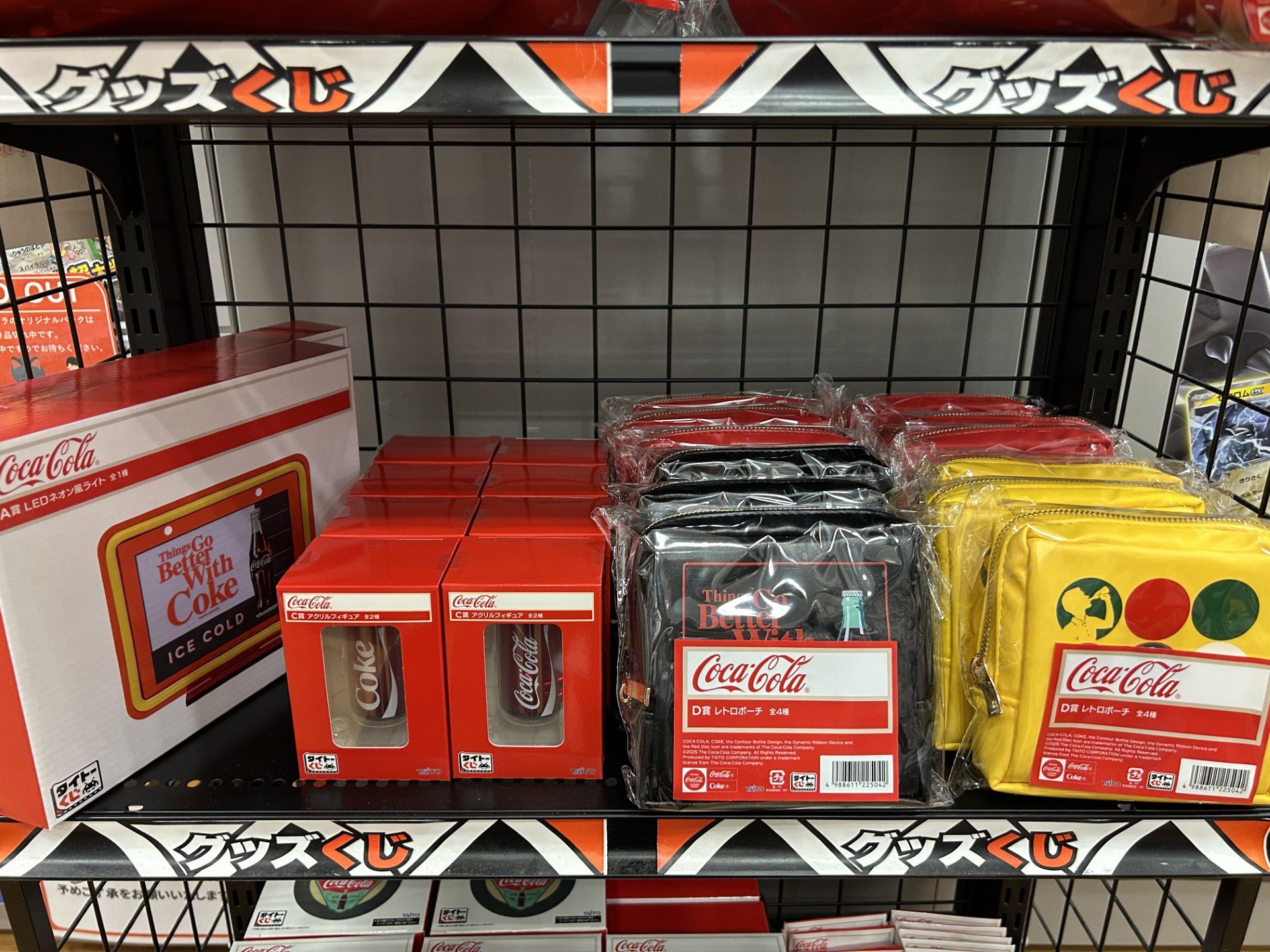 【新品】Coca-Cola®　タイトーくじ　LEDネオン風ライト&冷感クッション 新品】Coca-Cola® タイトーくじ LEDネオン風ライト&冷感