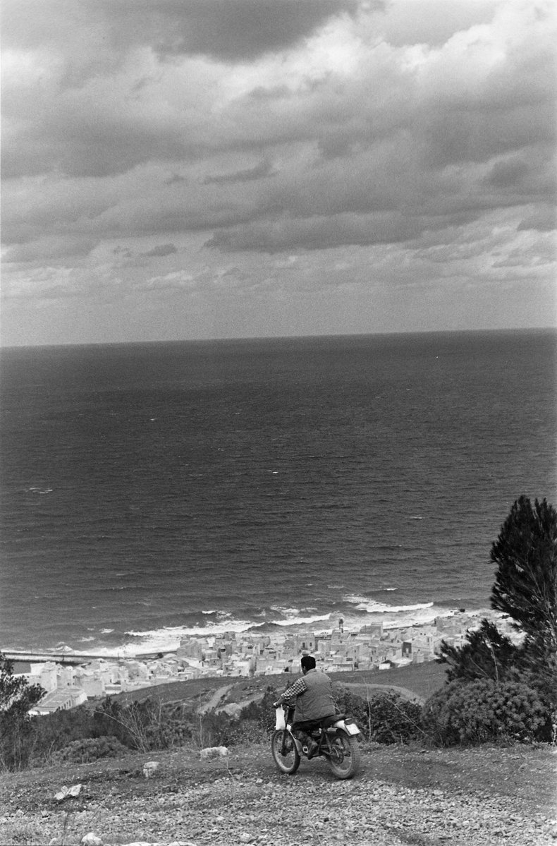 AgrapidiL's tweet image. Dopo l' estate
L’Odyssée des petites îles italiennes
© Bernard Plossu
