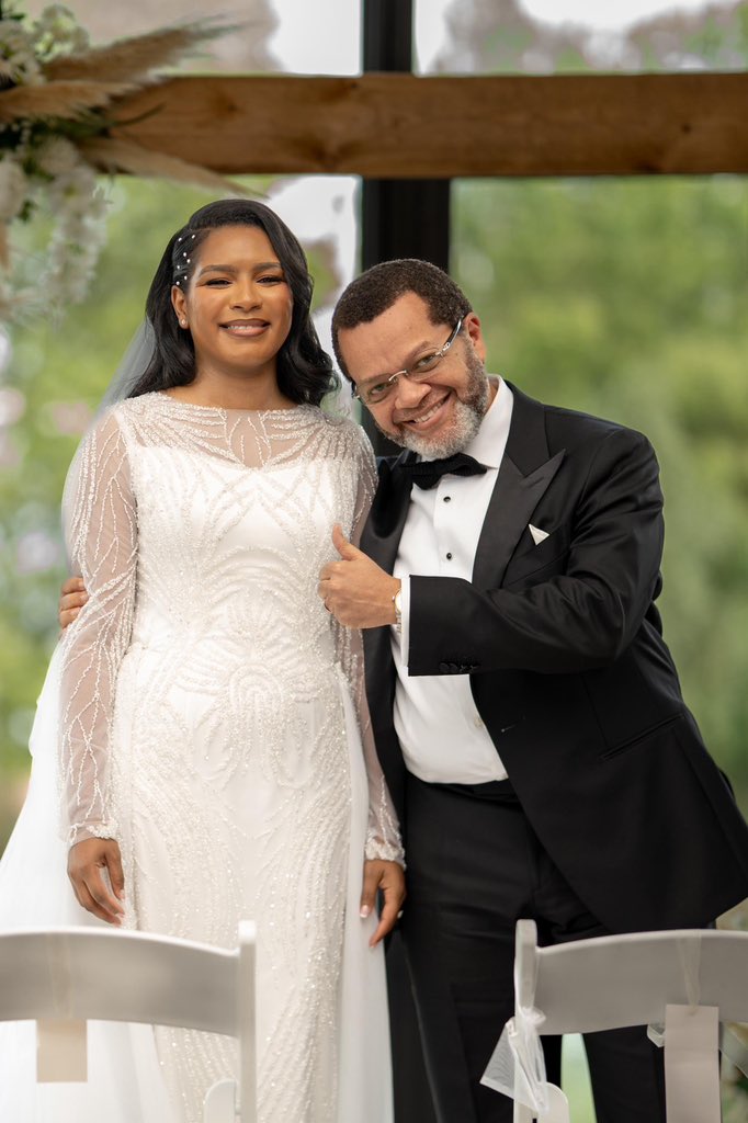 SeyGauthier11's tweet image. Fructueux mariage cher pasteur @MarcelloTunasi.