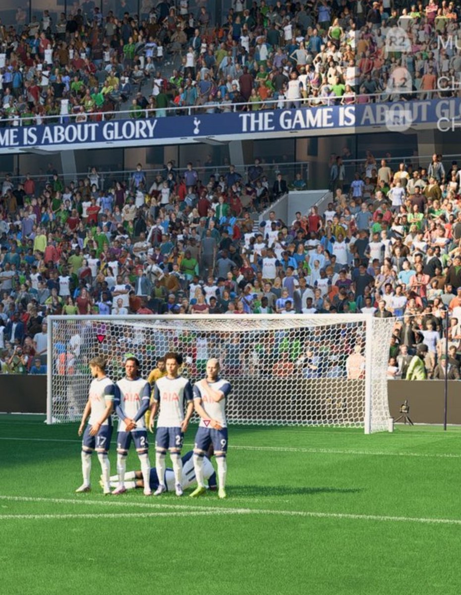 Razzerstrading's tweet image. FC25 vs FC26 Graphics ๐คฏ
Notice How Clear The Faces Are in FC26? Thats a Huge Improvement โ
#FC26