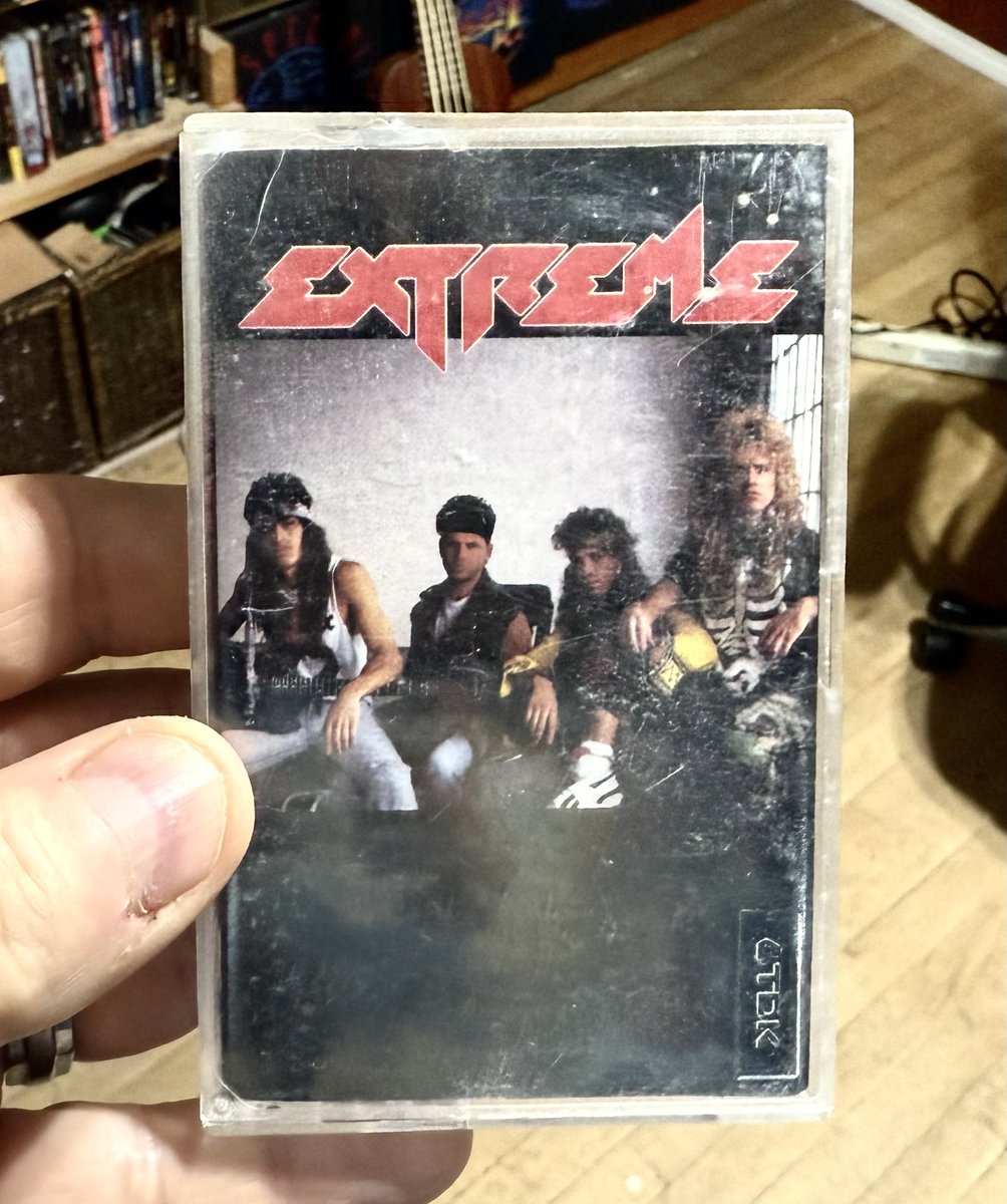 TimsVinyl's tweet image. HBD to original Exteme drummer Paul Geary. #TapeThemeThursday
youtube.com/@timsvinylconf…