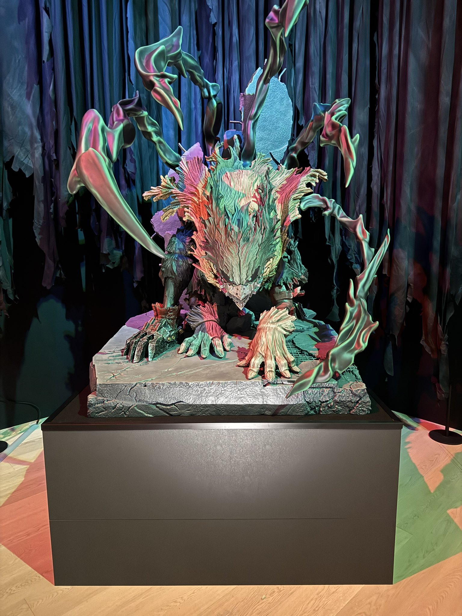 自作 「絶望」 絶望的な時に描いたものです。 Lmrnuc Solo exhibition 「縫」 初めての個展が終了しました