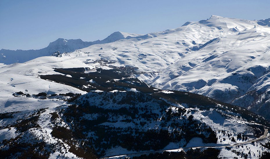 Inscrite sur la Liste Verte de l'Union Internationale pour la Conservation de la Nature, le parc national de la Sierra Nevada a reçu le Diplôme Européen des Espaces Protégés. 
Lepetitjournal vous dit tout 👉 lepetitjournal.com/andalousie/le-…