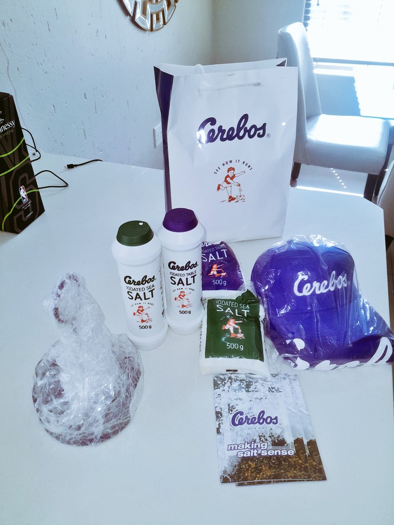 MissLuu_nje's tweet photo. I got a sepcial delivery  today 🥰🥰🙌🏾Dankie fam @Cerebos_SA ❤️❤️❤️ im on my way to buy some Tequilla, for my shot glasses in frame 3 🔥🔥🤣
#CerebosTurns80 #SeeHowItRuns #GenerationOfGoodness #Cerebos https://t.co/T6urNFq29w