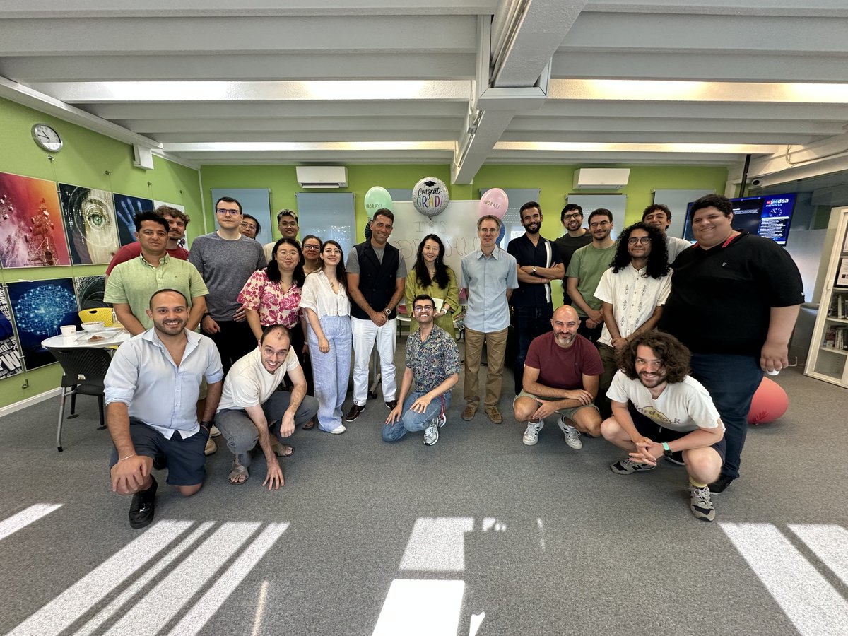 🎉 This morning, we gathered to celebrate that Tianyue Chu has graduated Cum Laude! Congratulations!

She’s now beginning a new adventure as a Research Engineer at Telefónica. Wishing her all the best in this exciting stage of her career! 👏