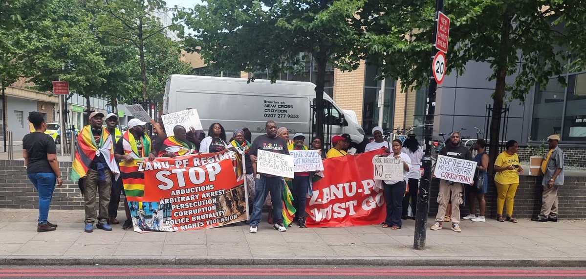 ZimbabweFreedo1's tweet image. Headline:- Zimbabweans pictured, who are based in the U.K. 🇬🇧 have embodied the true spirit of Patriotic Freedom Fighters, united, fighting all forms of domination and oppression.
Opinion:- “Putting actual citizen led travel sanctions on Mrs Mnangagwa is a huge deal.”
“Zimbabwe…