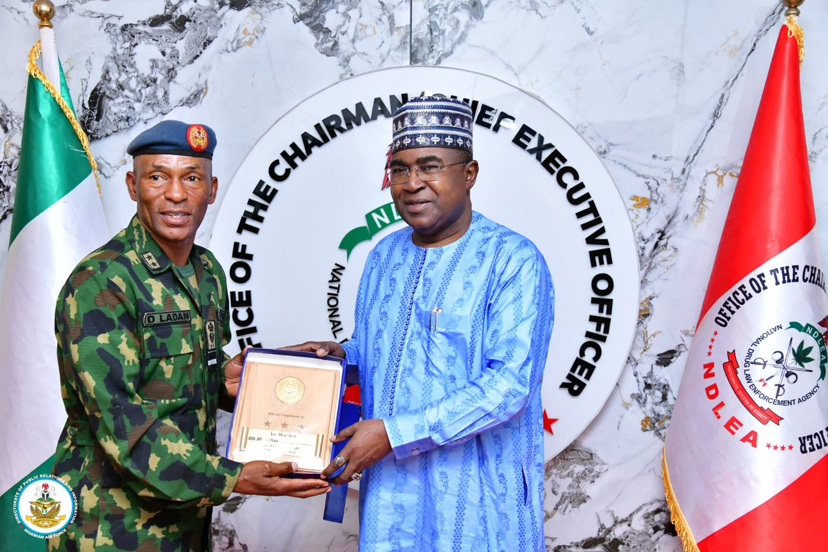NigAirForce's tweet image. NAF, NDLEA strengthen strategic partnership to tackle drug threats and enhance national security
The Chief of the Air Staff, Air Marshal Hasan Bala Abubakar, represented by Air Vice Marshal Dalhat Ladan, the Chief of Air Intelligence Nigerian Air Force, recently paid a courtesy…
