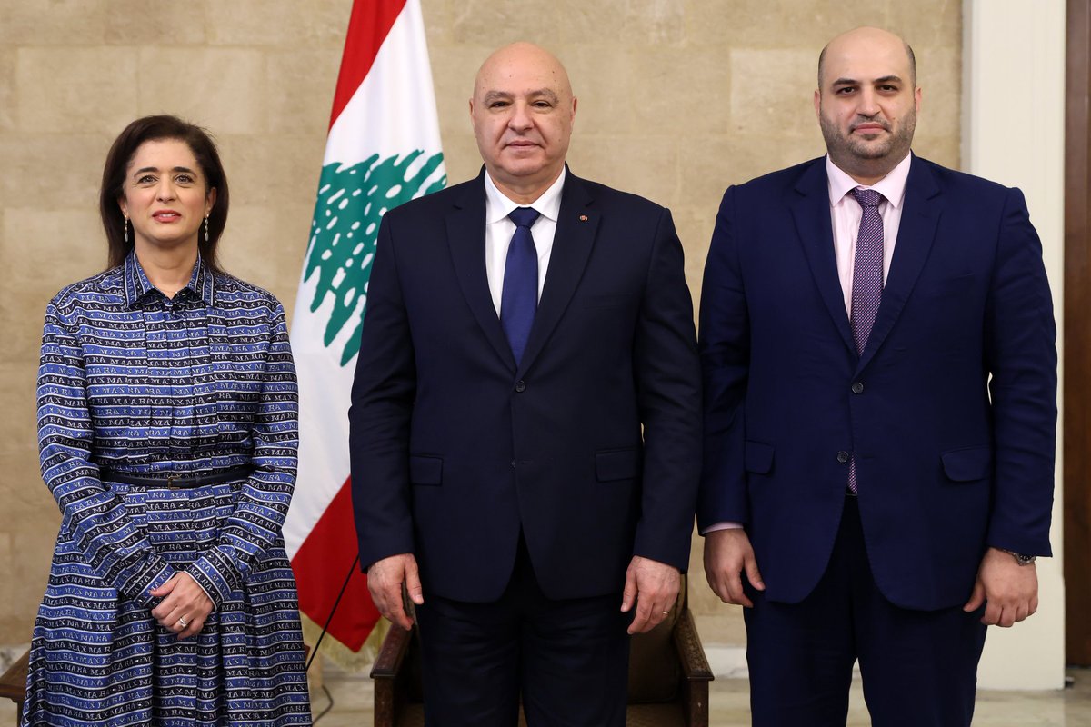 LBpresidency's tweet image. الرئيس عون اطّلع من المديرة الإقليمية لمنظمة الصحة العالمية لإقليم شرق المتوسط، الدكتورة حنان بلخي، بحضور وزير الصحة الدكتور ركان ناصر الدين، على نشاط المنظمة في لبنان ومنطقة الشرق الأوسط، وشدّد على أهمية التنسيق مع وزارة الصحة اللبنانية