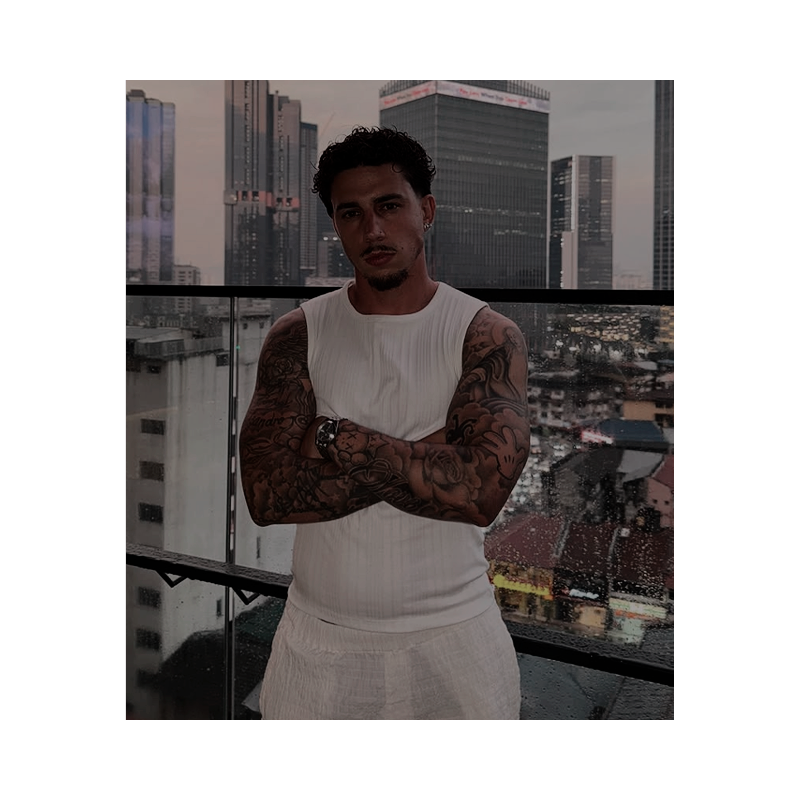 MXNTOY4's tweet photo. ⠀
ㅤㅤㅤ⠀⠀⠀he  vuelto  a  ver  tu  tatuaje ,
ㅤㅤㅤ⠀⠀⠀aunque  esta  vez  en  otro  cuerpo .
⠀ https://t.co/vBMc0Lrp1k