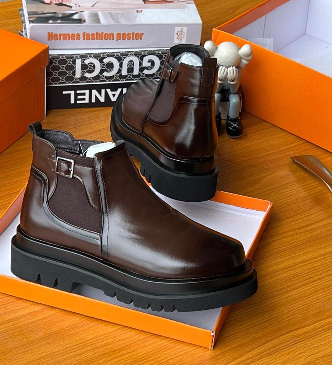 Iamcindy47's tweet image. LEATHER CHELSEA BOOTS β
N48,000
π Features:
β
Luxurious glossy finish
β
Side buckle detail for a modern touch
β
Comfortable elastic side panels
β
Durable rugged sole for all-day wear
β
Perfect for both formal & smart casual looks.
β
SIZE; 40 TO 46
WE DELIVER π NATIONWIDE