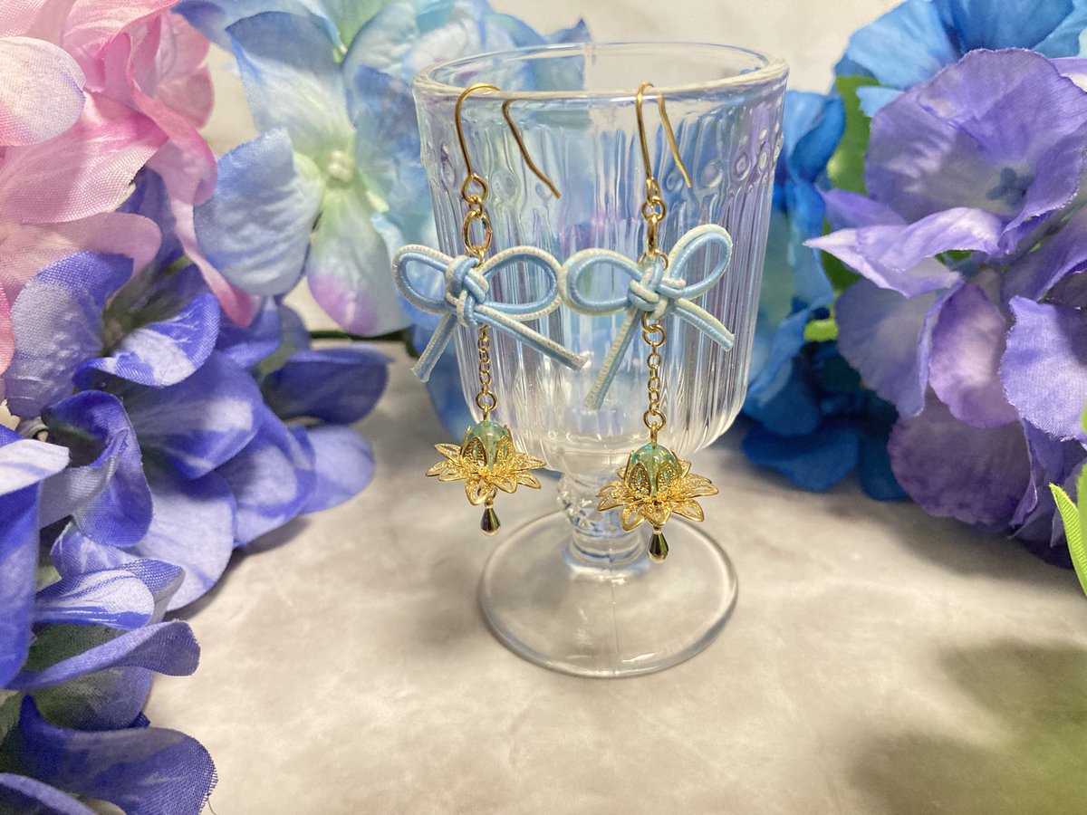 HandmadeMi35154's tweet image. #風の精霊は涼しさと共に舞い降りる
#365DIYtheme
蓮子の花と水引リボンの耳飾り🎀🪷
風にゆらゆら揺れる涼しげなデザイン✨