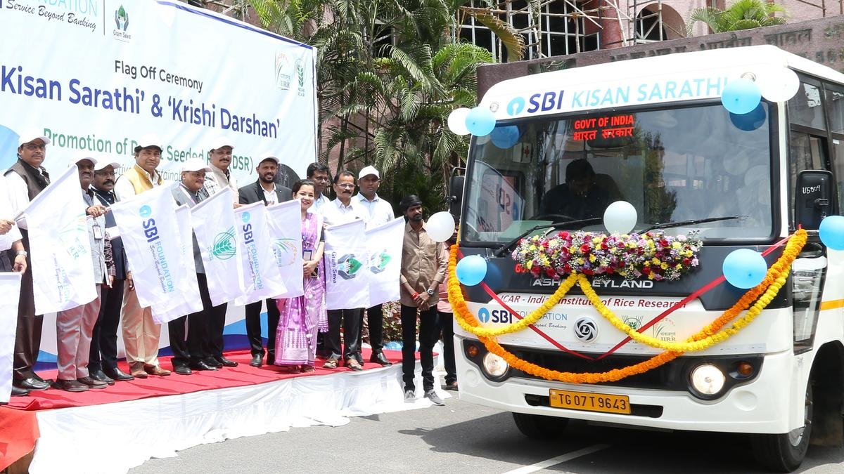 bryanLogiX's tweet image. Nearly 10,000 farmers in Telangana will receive training on sustainable Direct Seeded Rice methods, increasing yields, saving water, and boosting incomes-thanks to IIRR and SBI Foundation!  thehindu.com/news/national/…