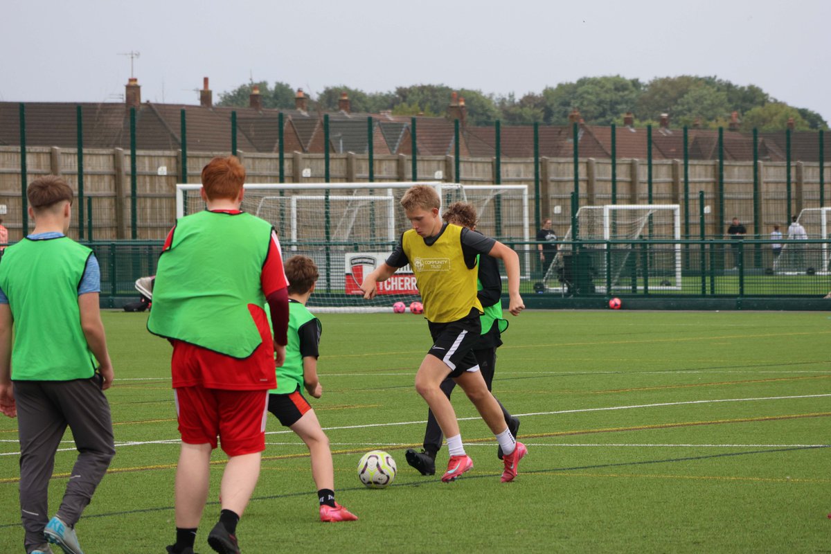 LaticsCommunity's tweet image. 🙌 Last night, we held the first annual Awareness for Alex #PLKicks tournament to celebrate the memory and legacy of Alex Crook.

Many of Alex&apos;s friends and young people from our Premier League Kicks sessions joined us for a football tournament and to participate in water safety…