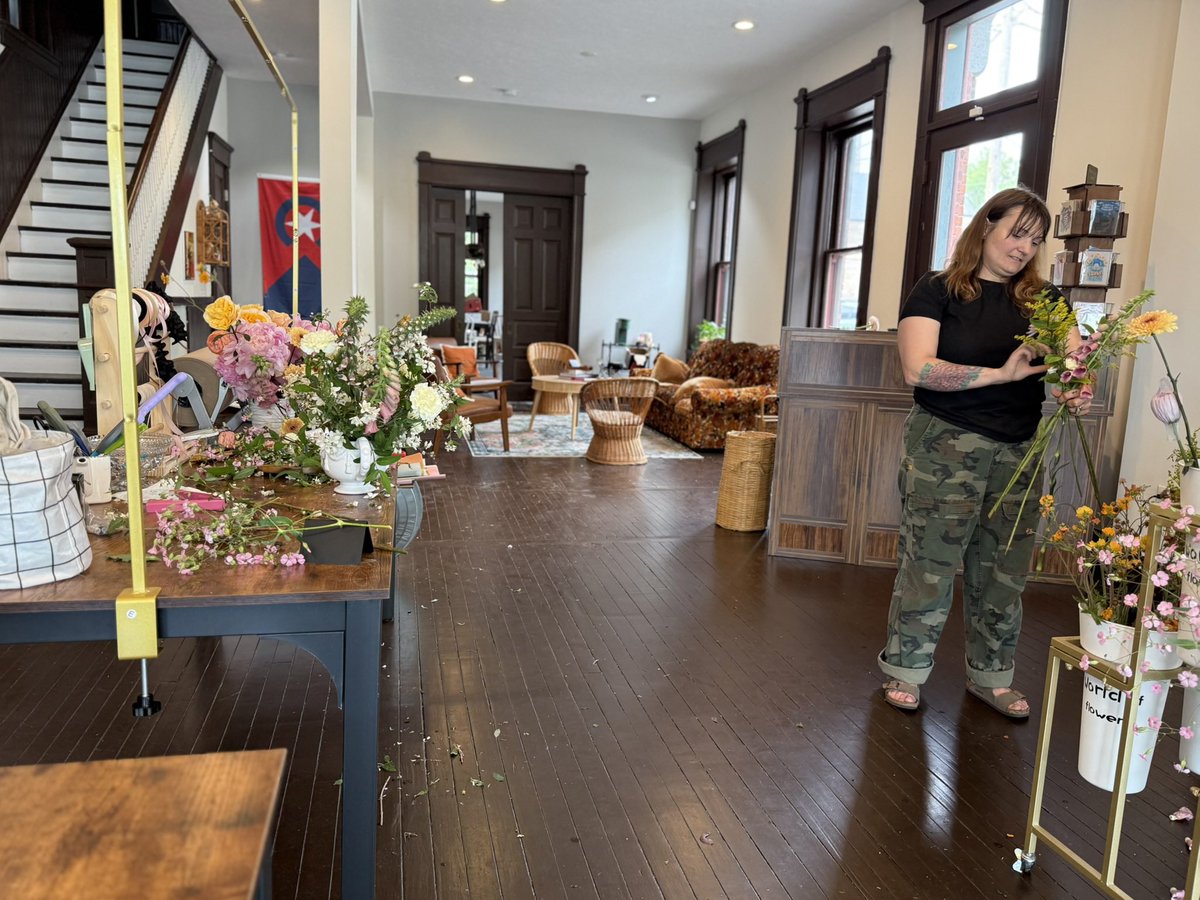 SkrticX's tweet image. Great seeing Brie Jones once again at her beautiful new floral shop, Evangeline &amp;amp; Co., which opened March 1 at 3228 Lorain Ave. Named for her late grandmother, it’s a space where flowers tell stories &amp;amp; capture life’s special moments. evangelineandco.squarespace.com